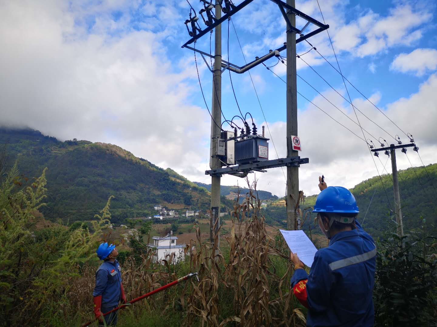 臨滄云縣供電局開展線路維護改造，全面提升供電可靠性