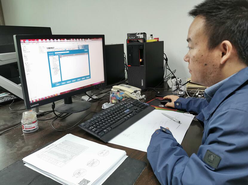 “穿搭”二維碼，浙江慈溪市供電公司工程檔案數(shù)字化，讓資料“動”起來
