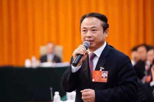 發(fā)展智慧型儲能電站 助力實現(xiàn)“碳達(dá)峰、碳中和”——訪全國人大代表、天能控股集團(tuán)董事長張?zhí)烊? width=