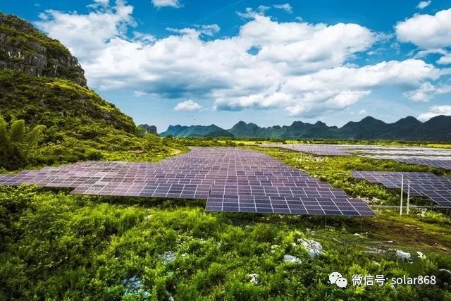 南方電網(wǎng)公司發(fā)布服務(wù)碳達(dá)峰、碳中和工作方案，提出5個(gè)方面21項(xiàng)重點(diǎn)舉措，構(gòu)建以新能源為主體的新型電力系統(tǒng)