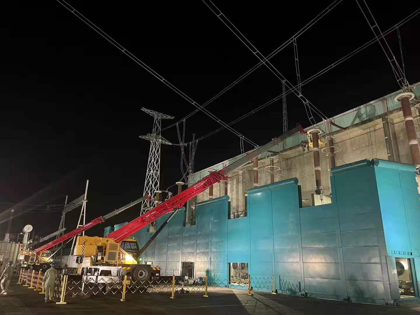 鄂電“鐵軍”：30個小時晝夜搶修作業(yè)，守護(hù)西電東送電網(wǎng)大動脈