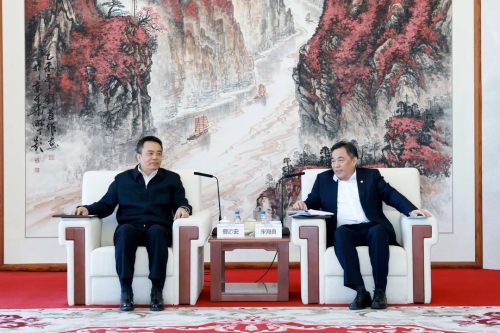 宋海良孫洪水與哈電集團(tuán)董事長(zhǎng)曹志安、總經(jīng)理吳偉章會(huì)談