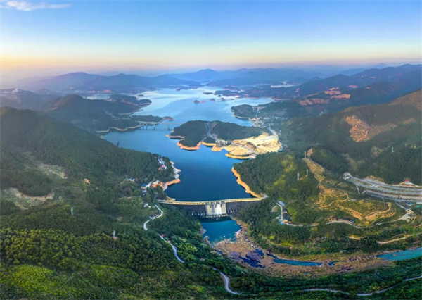 華電福建公司不負(fù)春光趕秋實(shí)，“雙碳”路上奮楫行