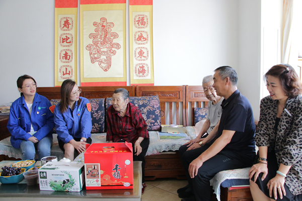 烏海市千里山供電公司：黨情暖老兵，慰問送關(guān)懷