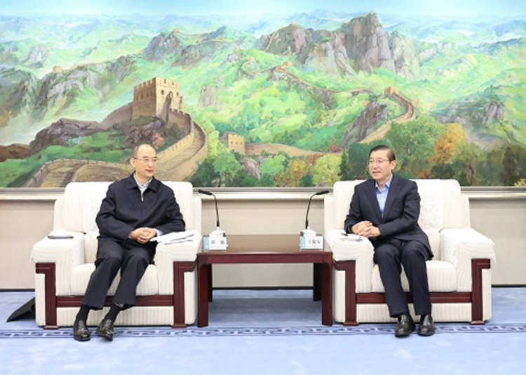 國家電網(wǎng)公司董事長、黨組書記辛保安與四川省省長黃強舉行會談