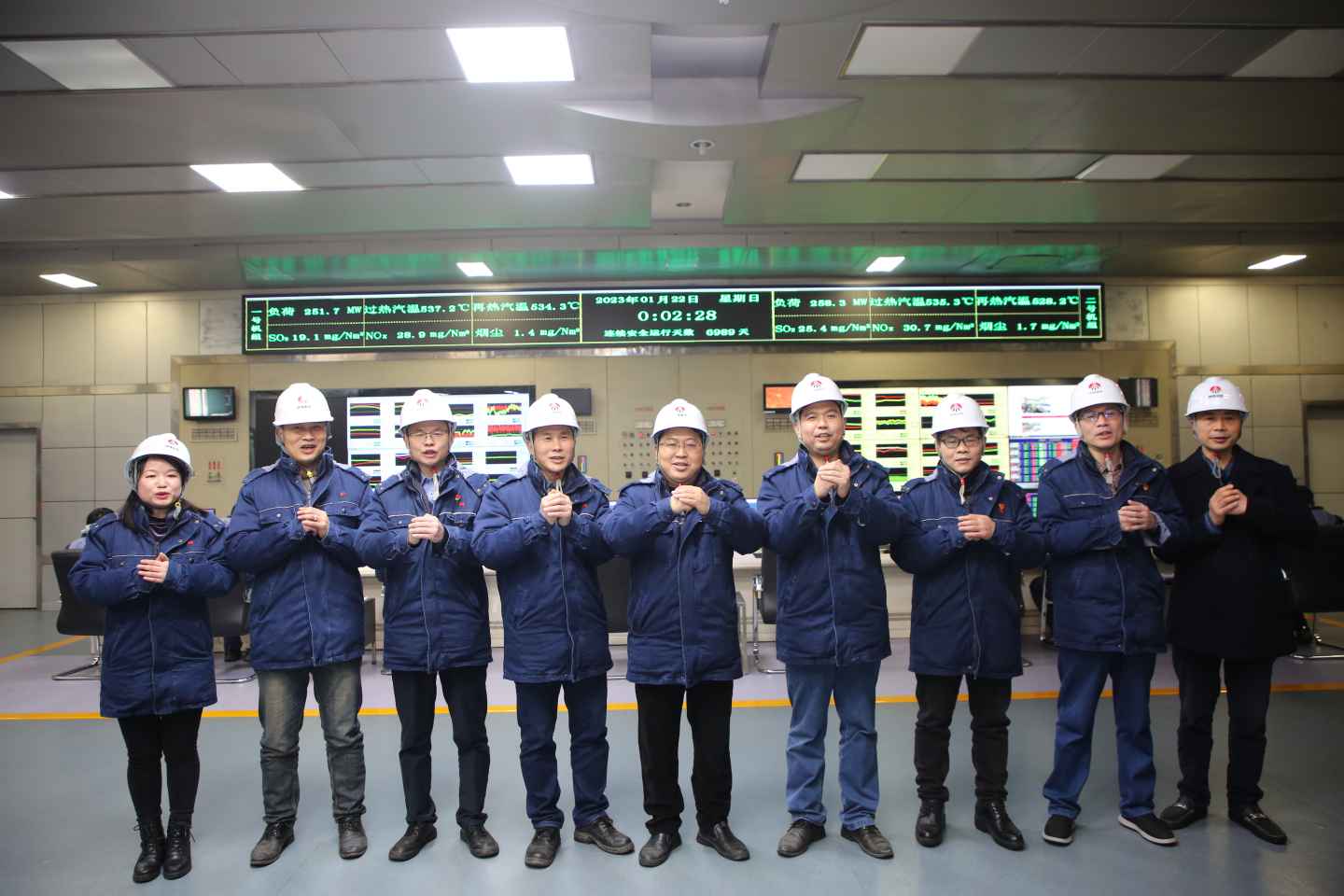 陜煤石電除夕慰問送溫暖，崗位堅守幸?！巴谩保╰oo）
