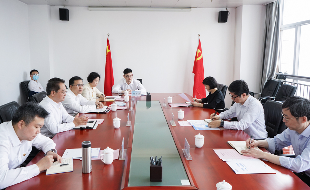 中國能建黨委常委、副總經(jīng)理吳云與國家能源局華中監(jiān)管局黨組書記、局長任育之會(huì)談