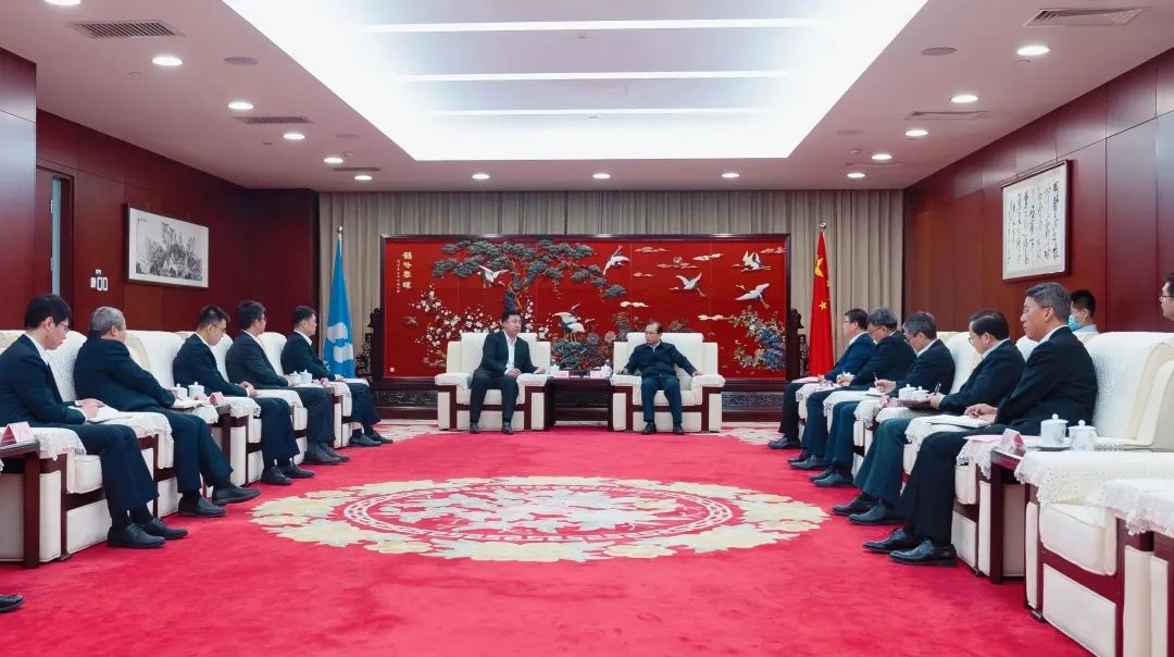 華電集團(tuán)董事長江毅會見海博思創(chuàng)董事長、總經(jīng)理張劍輝