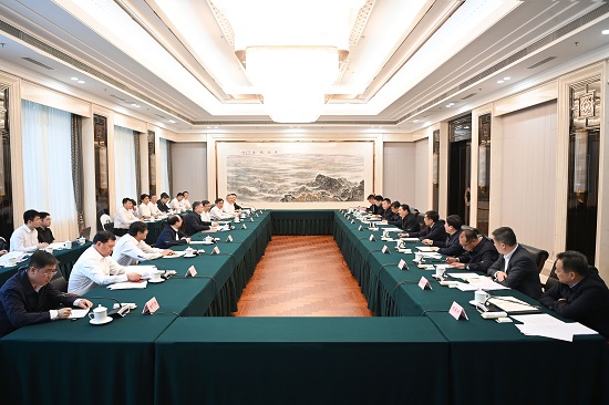 華能集團(tuán)溫樞剛、鄧建玲拜會(huì)遼寧省委書記郝鵬