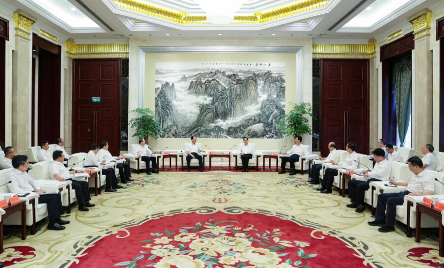 中國電建黨委書記、董事長丁焰章拜會貴州省委書記徐麟、省長李炳軍