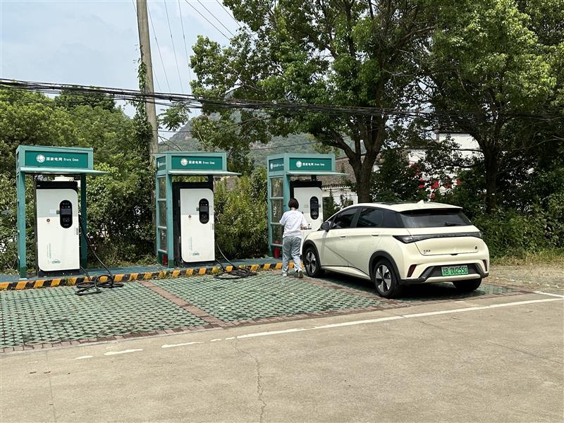 各類政策支持新能源汽車和充電樁下鄉(xiāng)，但村里真的需要這么多充電樁嗎?