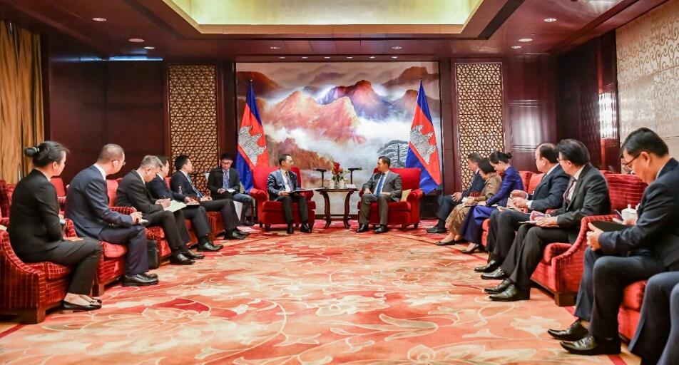 大唐集團(tuán)黨組書記、董事長(zhǎng)鄒磊拜會(huì)柬埔寨首相洪瑪奈
