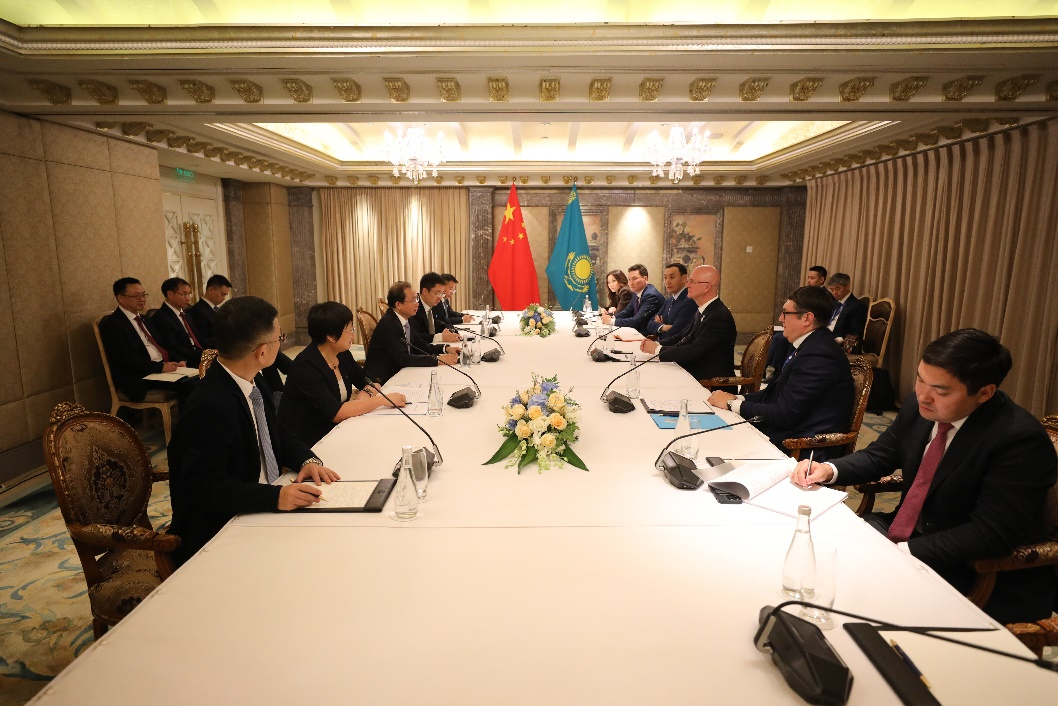 華電集團(tuán)董事長、黨組書記江毅拜會哈薩克斯坦第一副總理羅曼·斯卡利亞爾