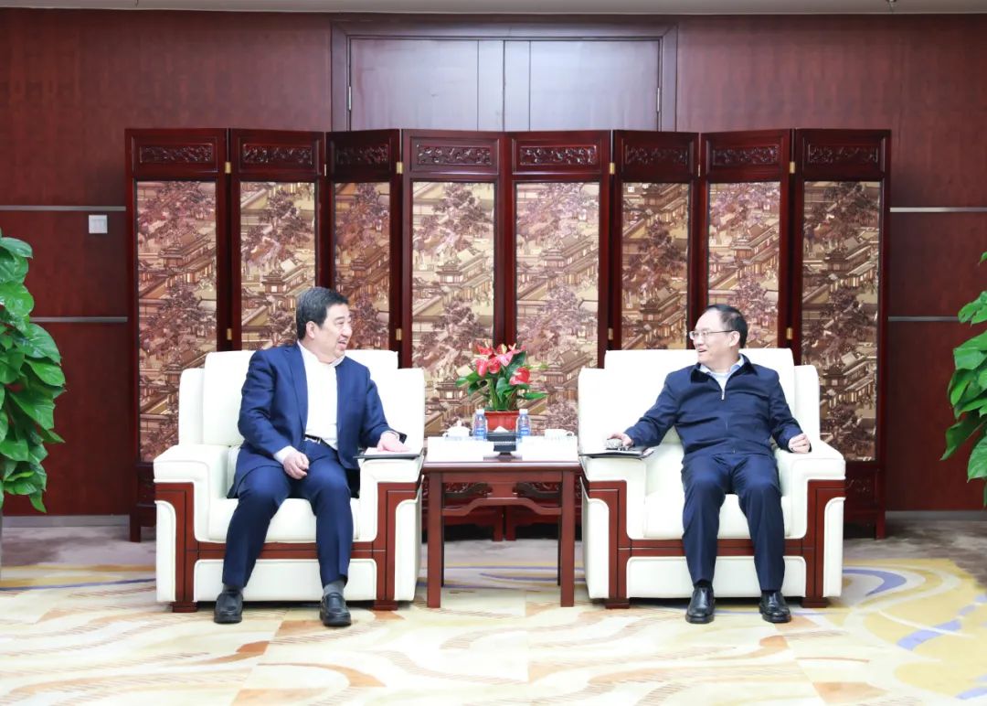 中國(guó)電氣裝備白忠泉董事長(zhǎng)、周群總經(jīng)理拜訪中鋁集團(tuán)董事長(zhǎng)段向東、總經(jīng)理王石磊