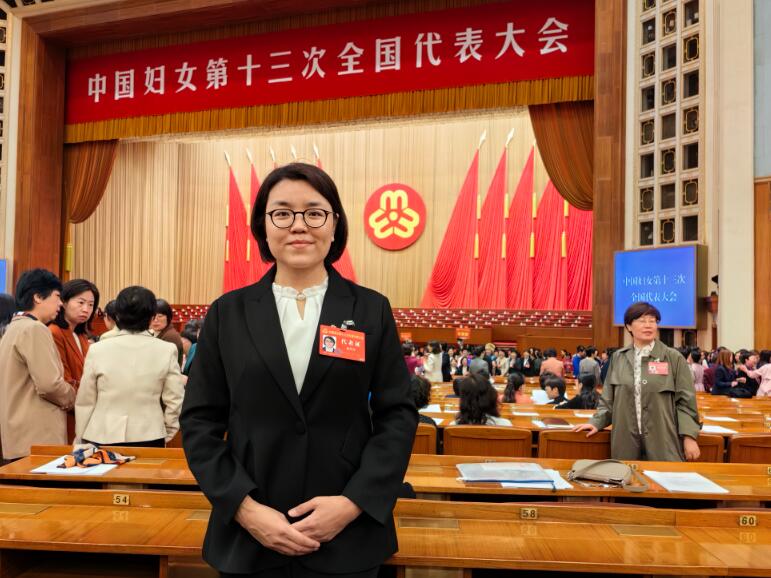 中國能建北京設(shè)備公司黨委書記、董事長，中國能建首批一級技術(shù)專家張月華獲全國三八紅旗手榮譽稱號