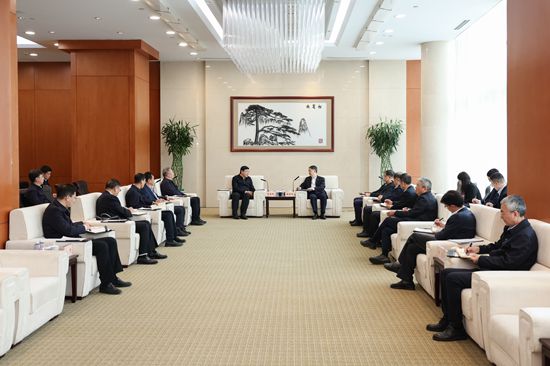 華能集團(tuán)董事長溫樞剛、總經(jīng)理鄧建玲會見國家電網(wǎng)董事長張智剛