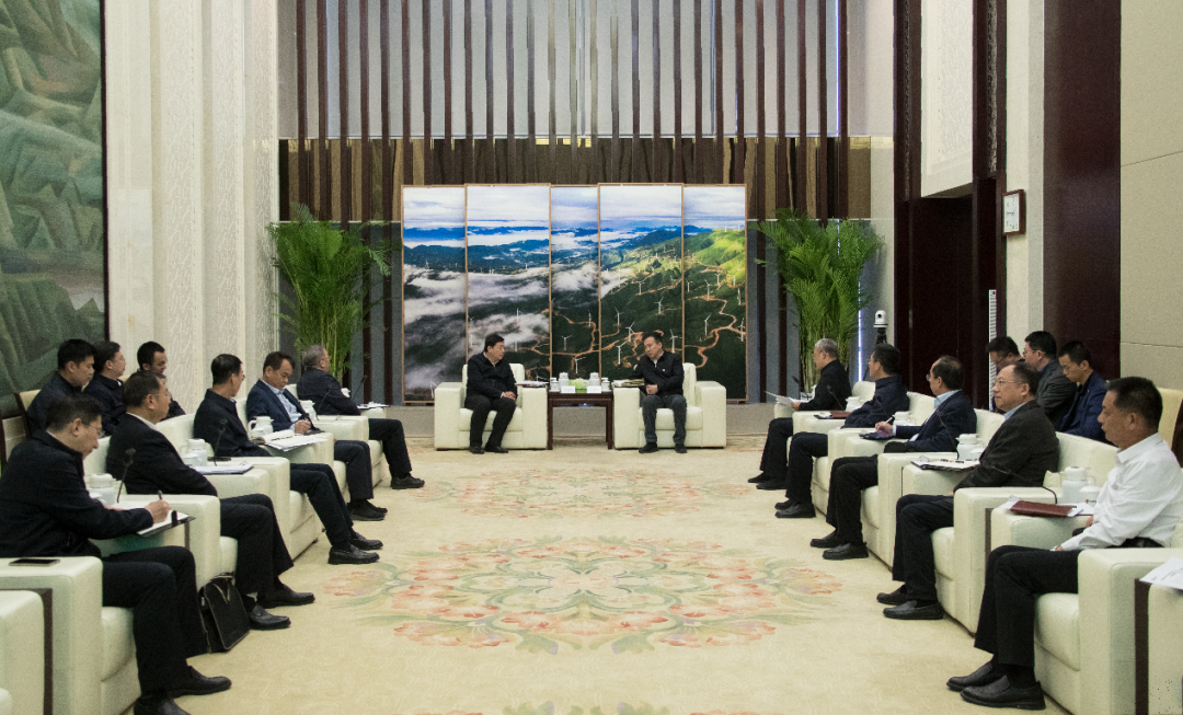 國家電投董事長劉明勝、總經(jīng)理栗寶卿與國家電網(wǎng)公司董事長、黨組書記張智剛會(huì)談