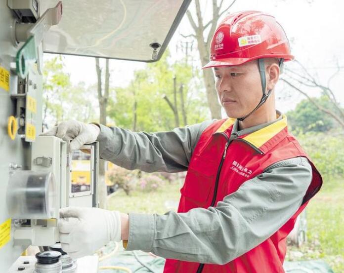 賀彪：星城萬家燈火，“帶電護(hù)衛(wèi)”用心守候