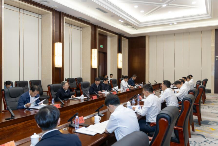 劉偉平、韓君調(diào)研三峽集團(tuán)內(nèi)蒙古區(qū)域工作