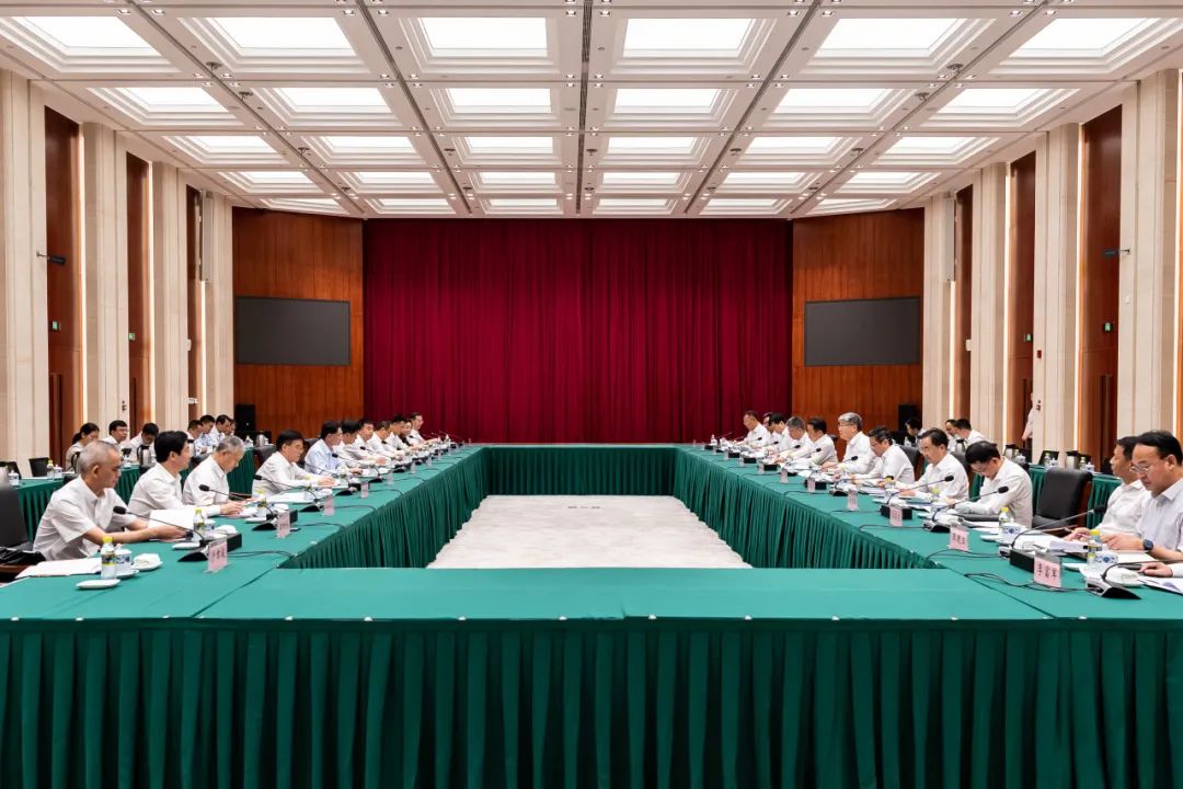 國家能源集團黨組書記、董事長劉國躍與廣西壯族自治區(qū)人民政府主席藍天立舉行工作會談