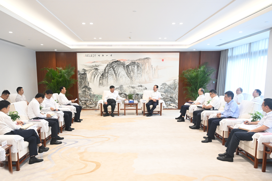 中國電建黨委書記、董事長丁焰章與中國三峽集團(tuán)董事長、黨組書記劉偉平會(huì)談