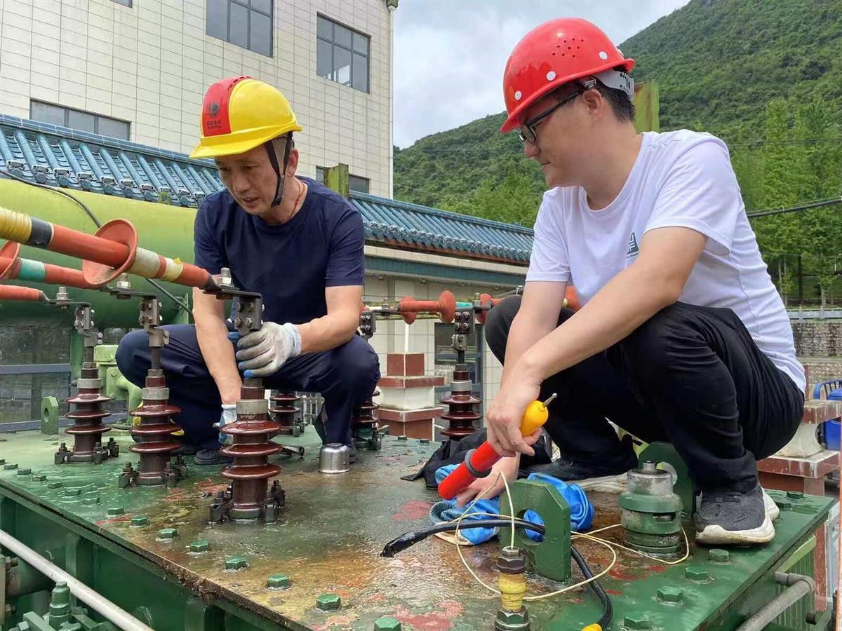黃石市王英電廠發(fā)電泄洪調(diào)峰，騰出庫容1200萬立方米