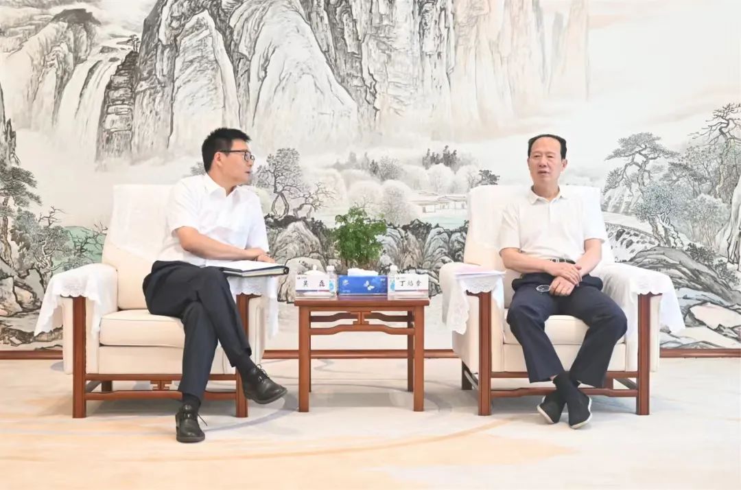中國電建黨委書記、董事長丁焰章與上海電氣集團(tuán)黨委書記、董事長吳磊會談