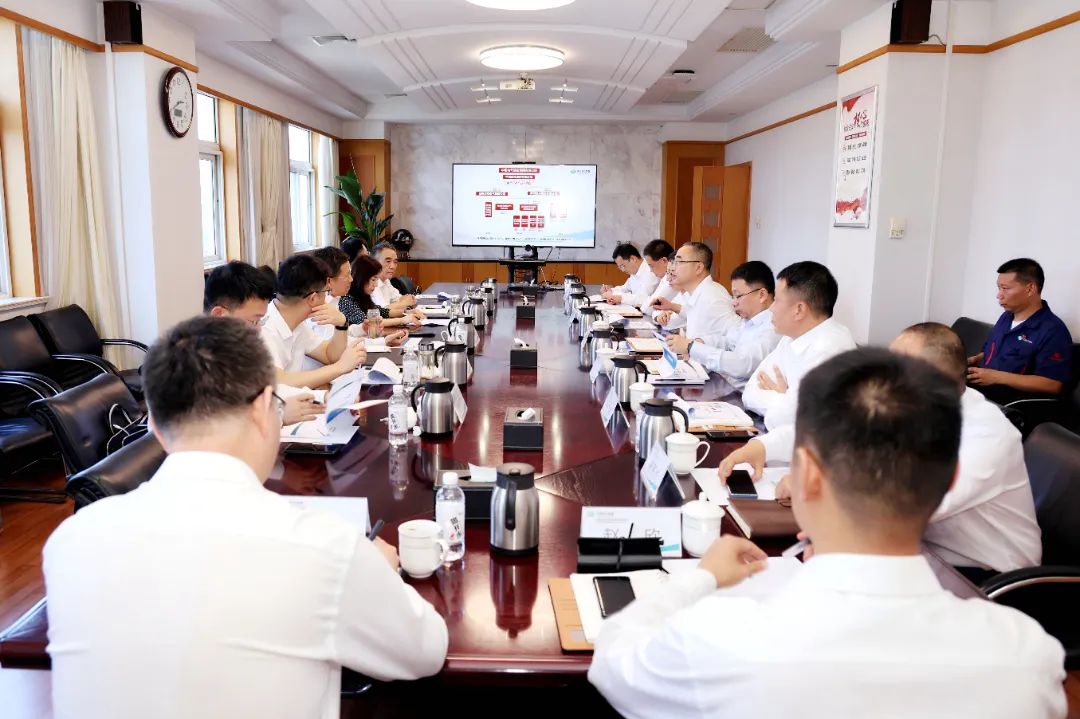 中國電氣裝備黨委書記、董事長李洪鳳到寶雞駐地企業(yè)調(diào)研