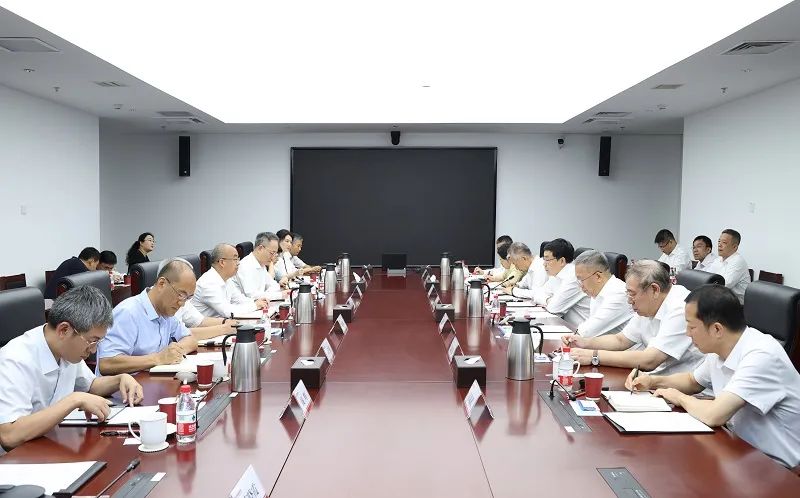 國(guó)家電網(wǎng)公司董事長(zhǎng)、黨組書記張智剛拜訪懷柔實(shí)驗(yàn)室并交流座談