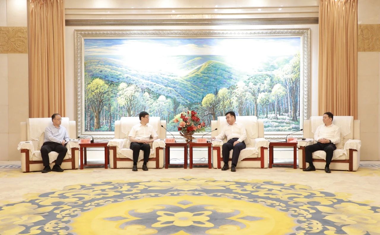 華電煤業(yè)黨委書記、董事長(zhǎng)杜將武拜會(huì)慶陽市委書記黃澤元