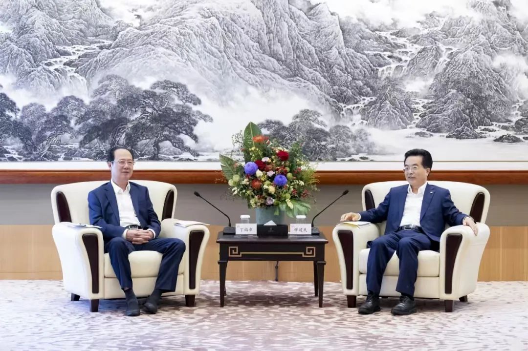 中國電建黨委書記、董事長丁焰章赴香港開展系列商務(wù)活動并調(diào)研駐港項(xiàng)目
