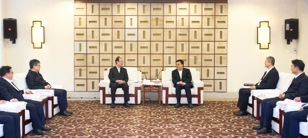 中國電建黨委書記、董事長丁焰章拜會(huì)海南省委書記馮飛