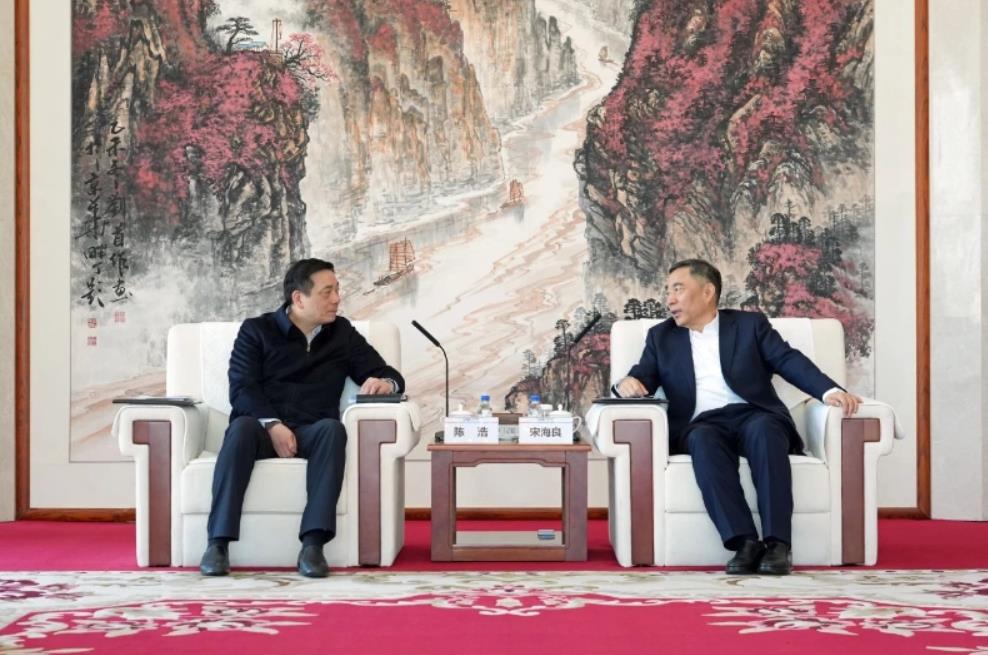 中國(guó)能建黨委書記、董事長(zhǎng)宋海良與湖州市委書記陳浩會(huì)談