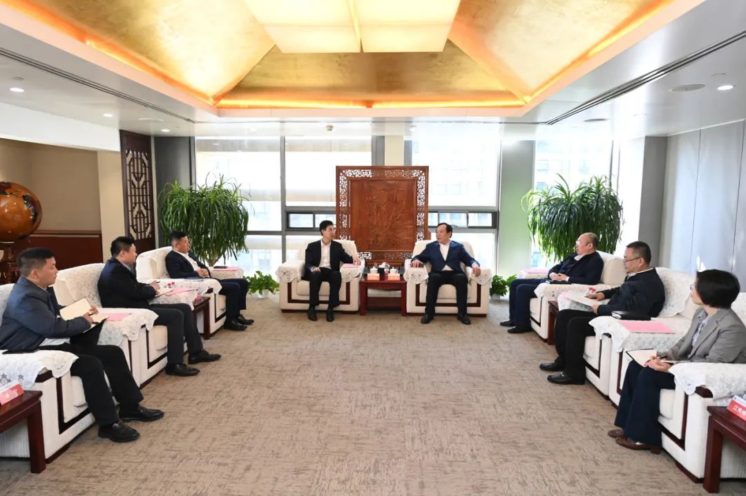 大唐國(guó)際黨委書記、董事長(zhǎng)李凱會(huì)見中建五局黨委書記、董事長(zhǎng)田衛(wèi)國(guó)